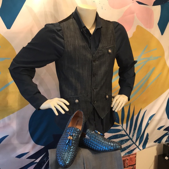 Escapism Casual Vest - Picture 8 of 17